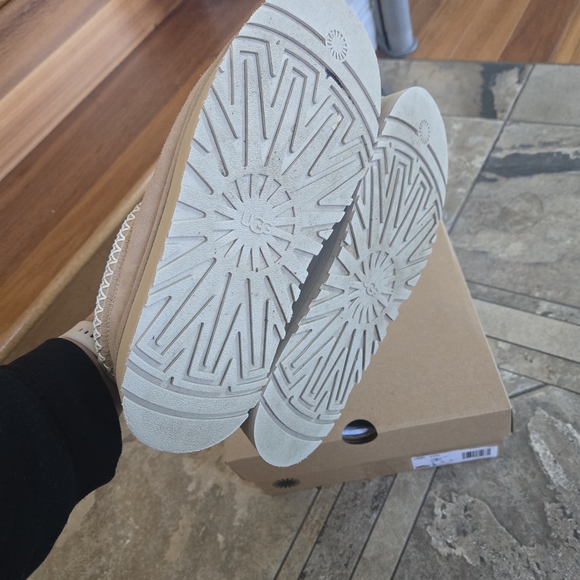 UGG Tazz Sand WSize 7 - Picture 5 of 5